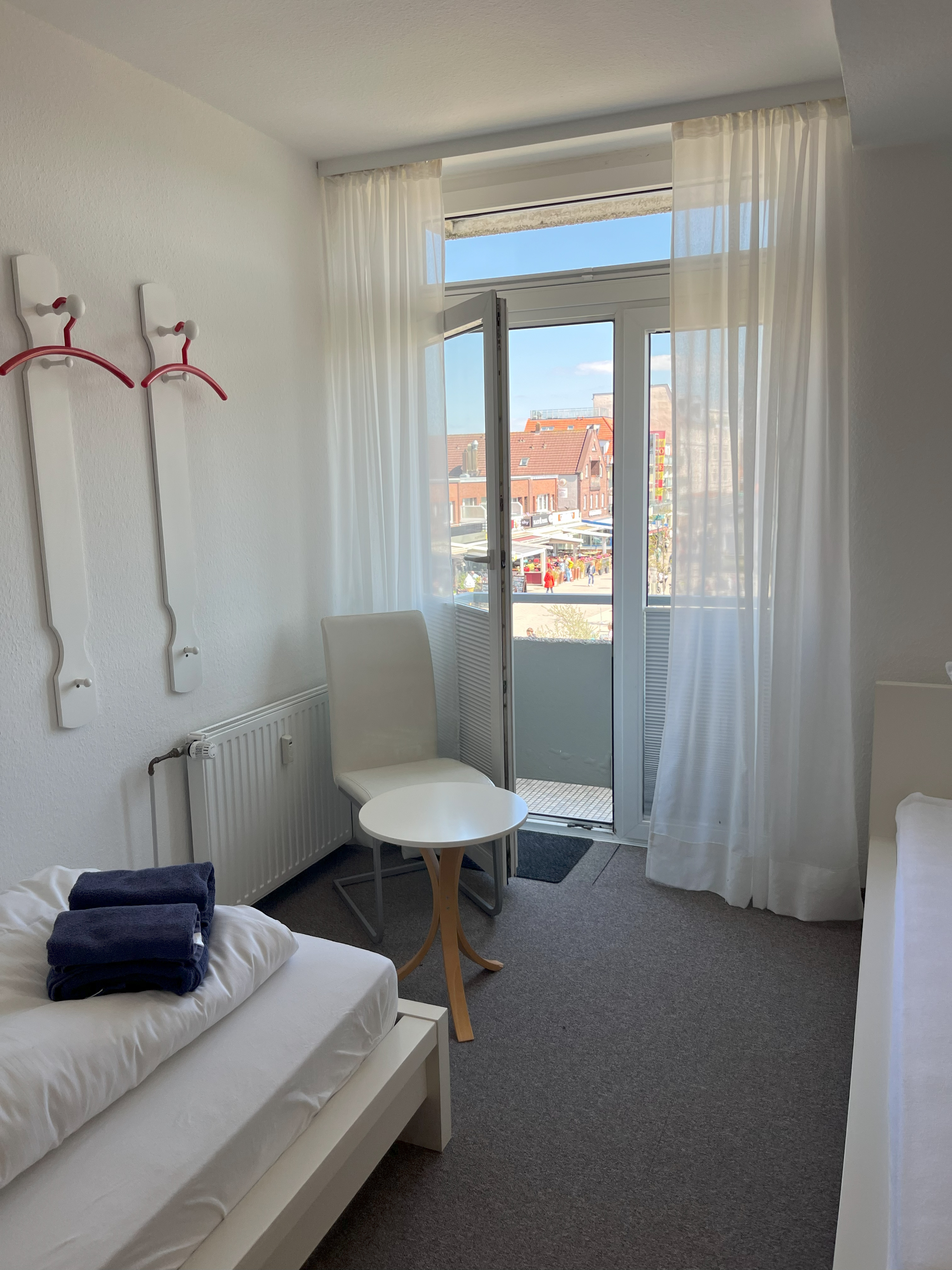 Zweites Schlafzimmer mit getrennten Betten