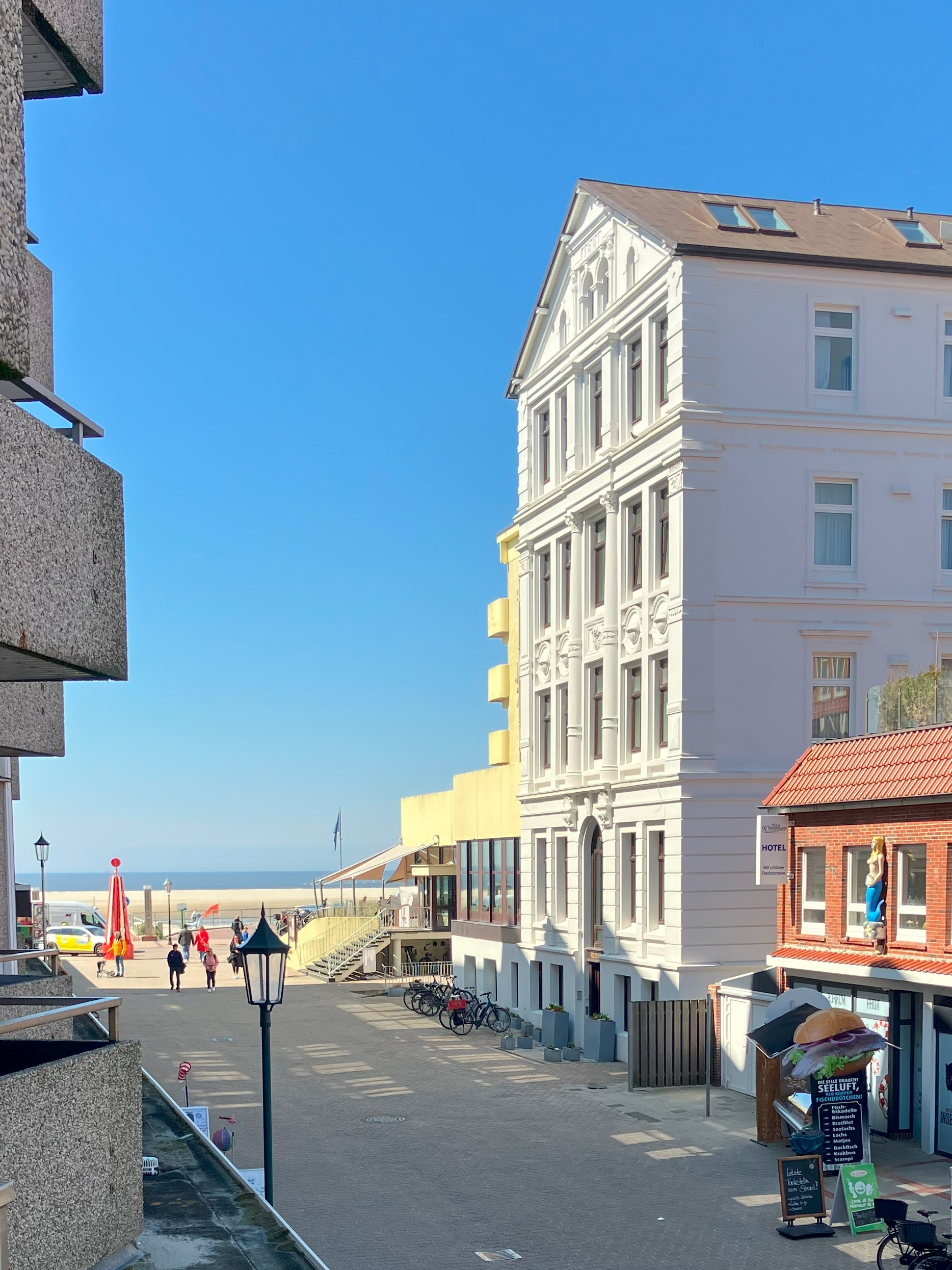Ausblick vom West-Balkon auf das Meer